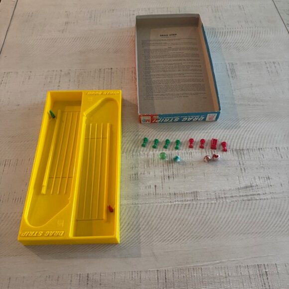 Rare, vintage 1965 Milton Bradley Drag Strip #4542 - Picture 2 of 9